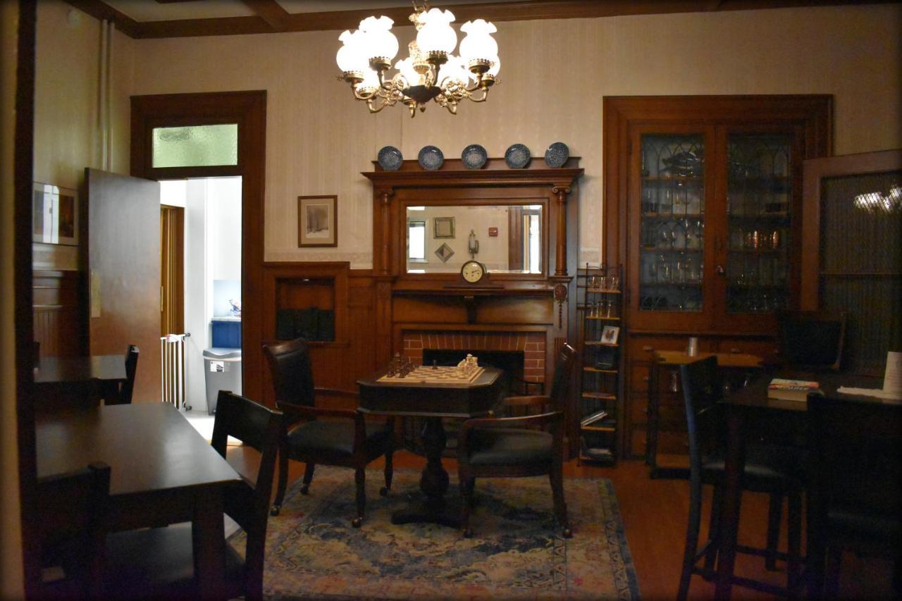 Inn At The Agora Луистън Екстериор снимка
